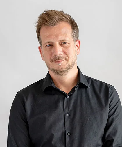DI PETER PSCHILL